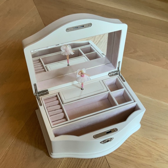 Pottery Barn Kids Abigail Cream Jewelry Box Large - Picture 6 of 12